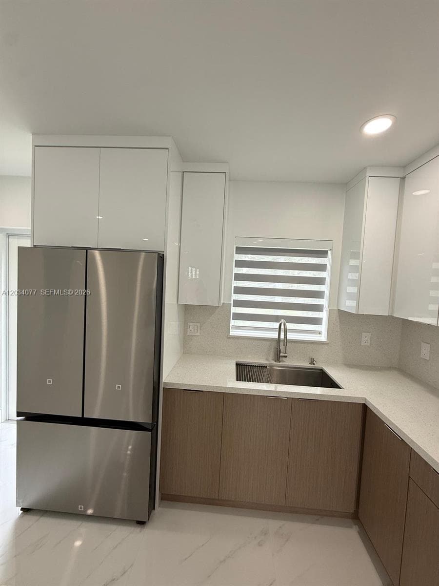 521 E 33rd St, Hialeah FL 33013 — 15