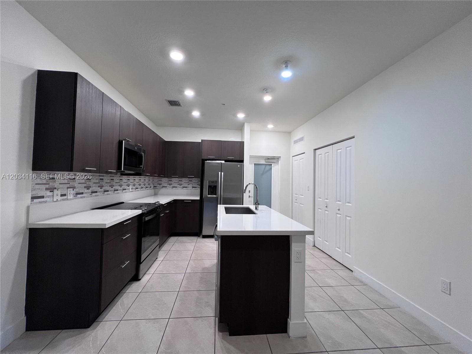 8265 NW 41st St # 405, Doral FL 33166 — 4
