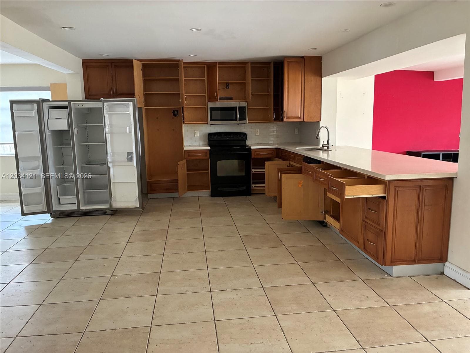 18715 NE 18th Ave, Miami FL 33179 — 17