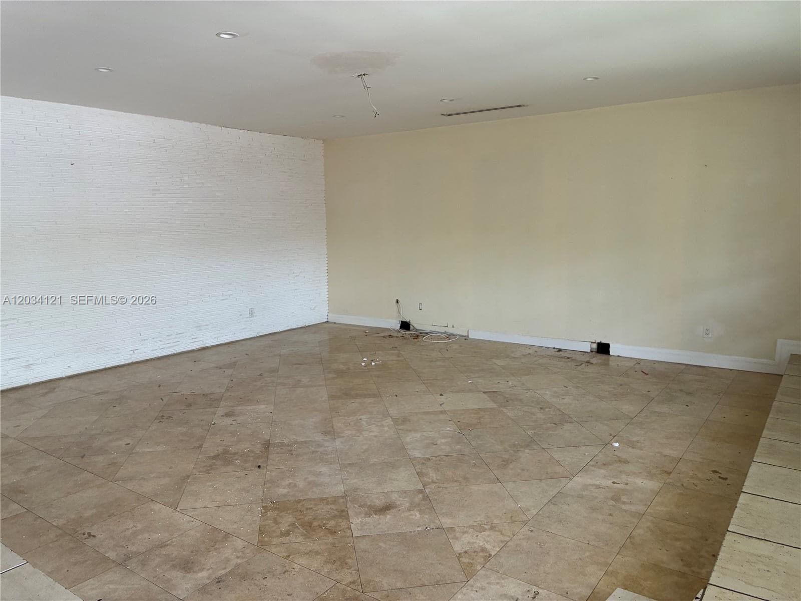 18715 NE 18th Ave, Miami FL 33179 — 20