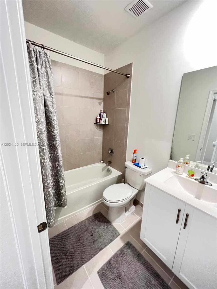 20610 NE 5th Pl, Miami FL 33179 — 32