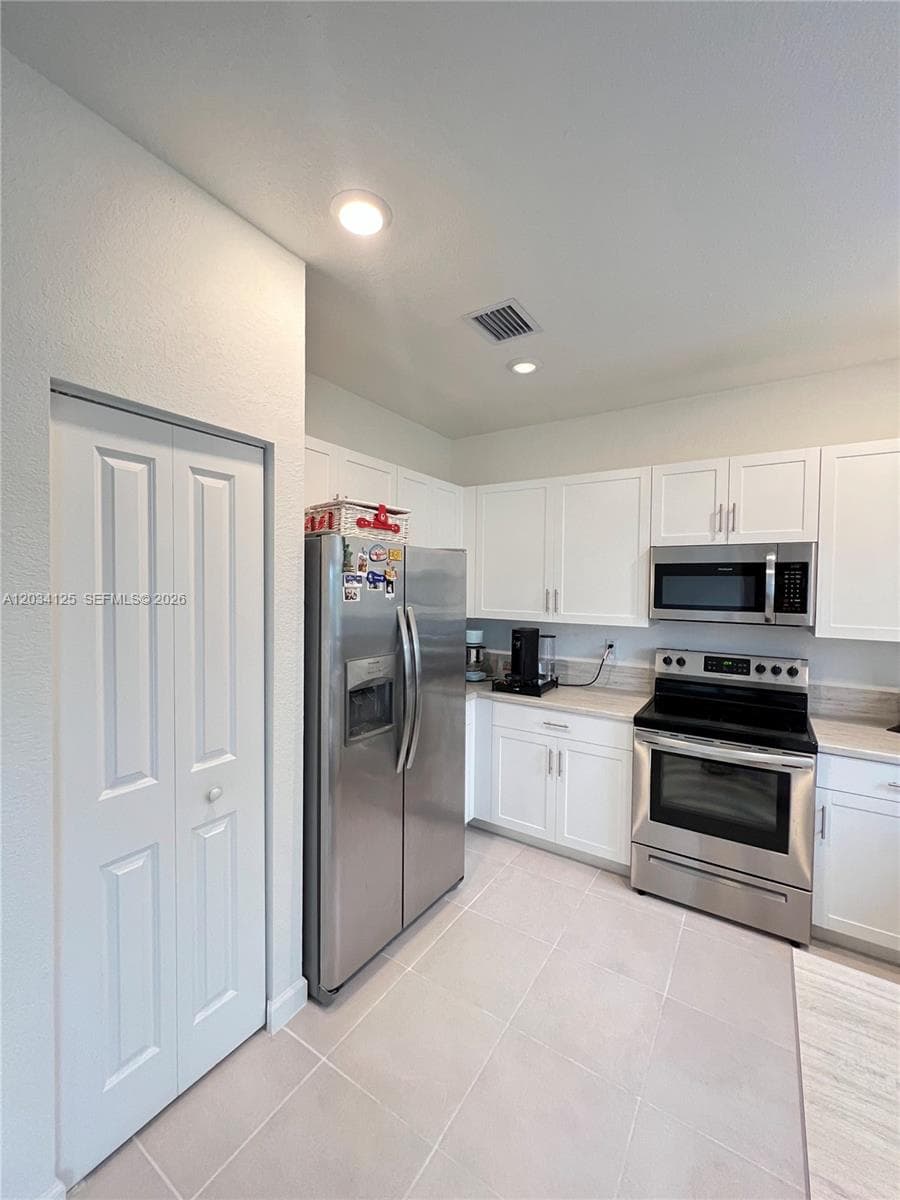 20610 NE 5th Pl, Miami FL 33179 — 14