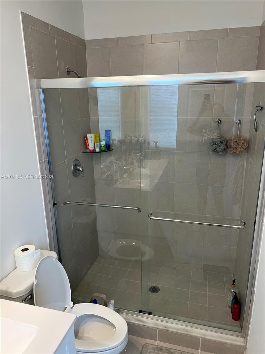 20610 NE 5th Pl, Miami FL 33179 — 25