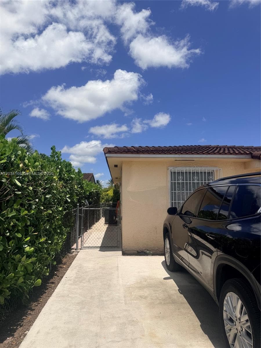3821 SW 89th Ct, Miami FL 33165 — 2