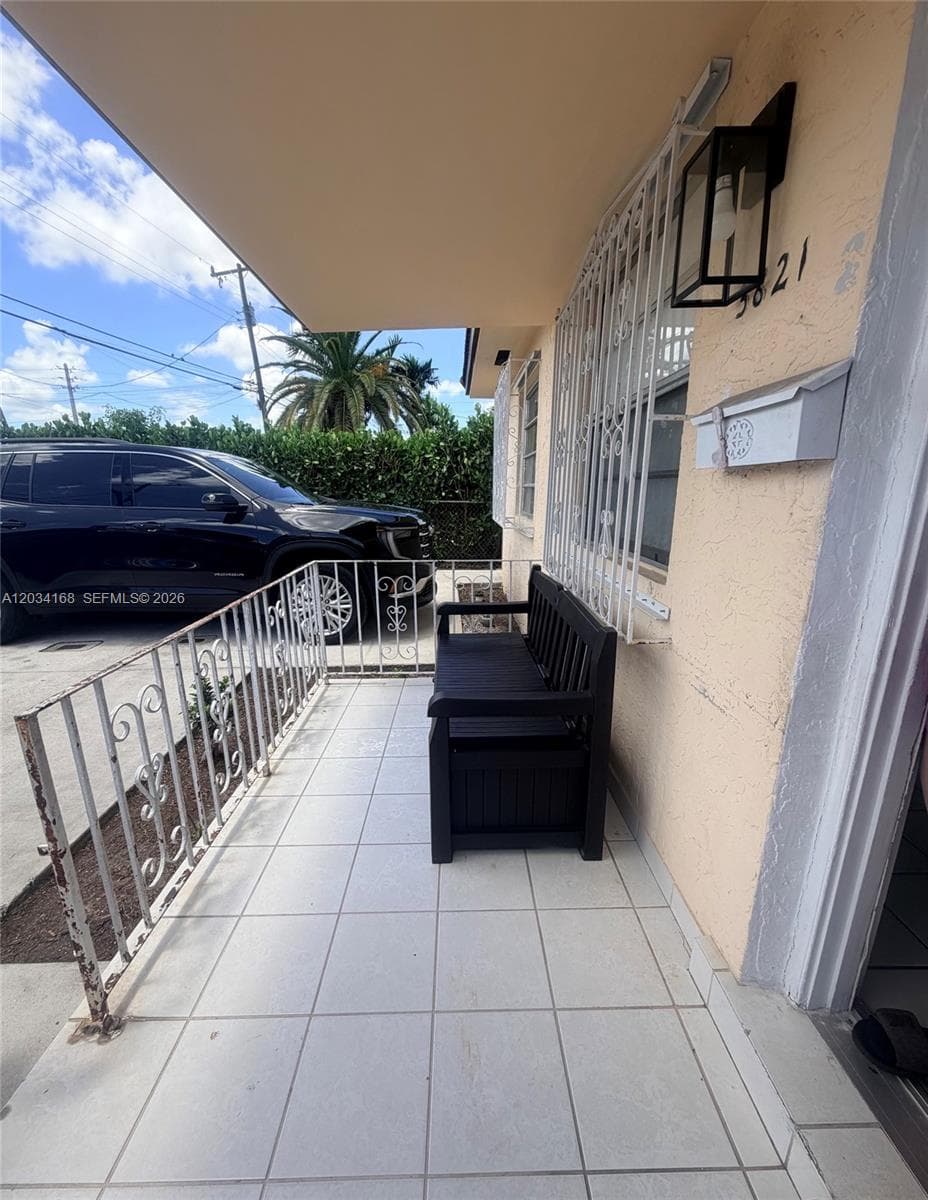 3821 SW 89th Ct, Miami FL 33165 — 3