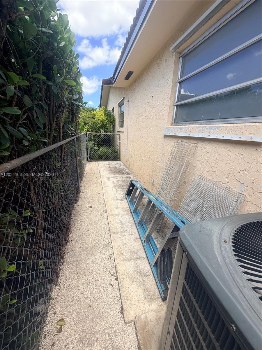 3821 SW 89th Ct, Miami FL 33165 — 9