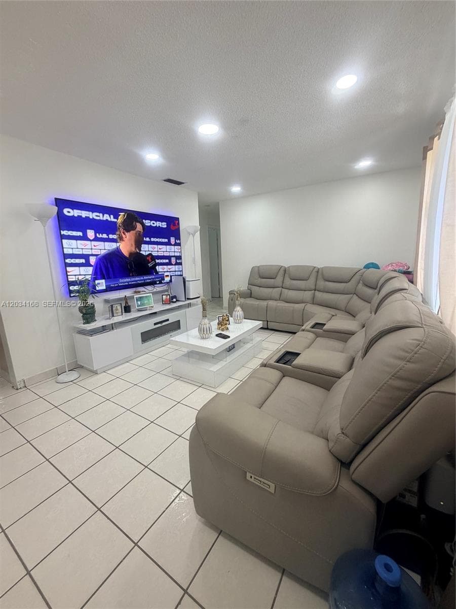 3821 SW 89th Ct, Miami FL 33165 — 4