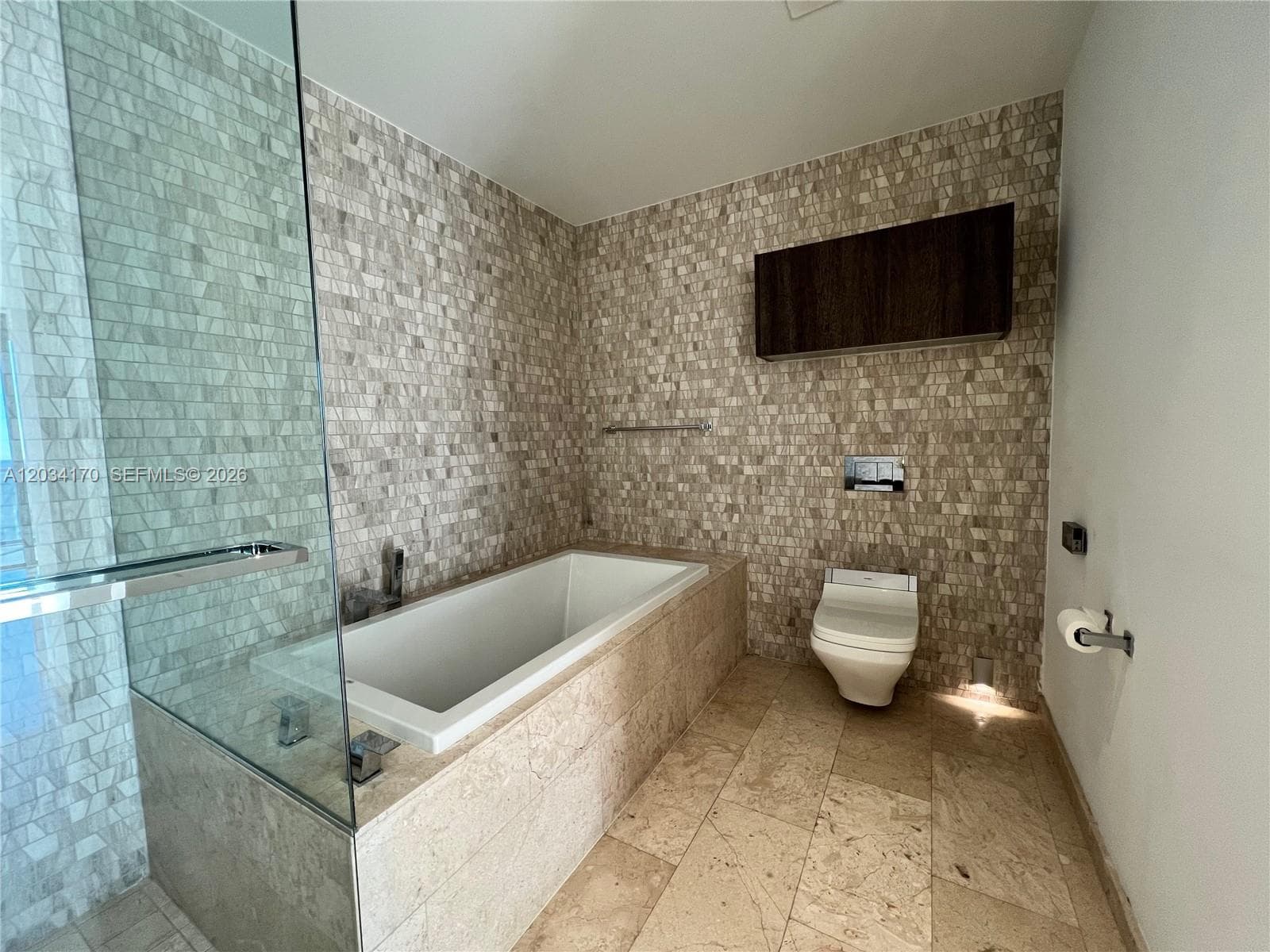 68 SE 6th St # 3308, Miami FL 33131 — 16