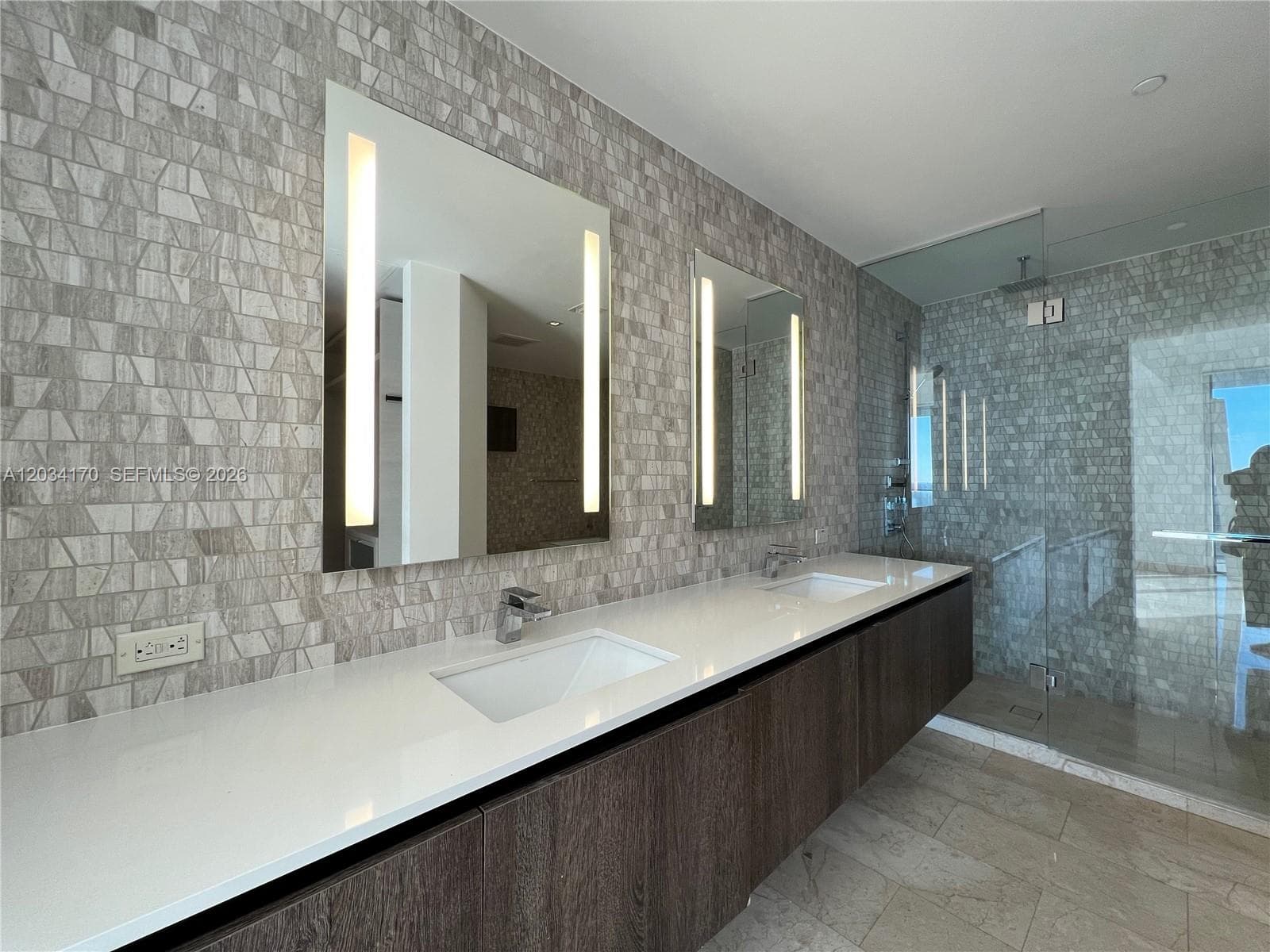 68 SE 6th St # 3308, Miami FL 33131 — 14