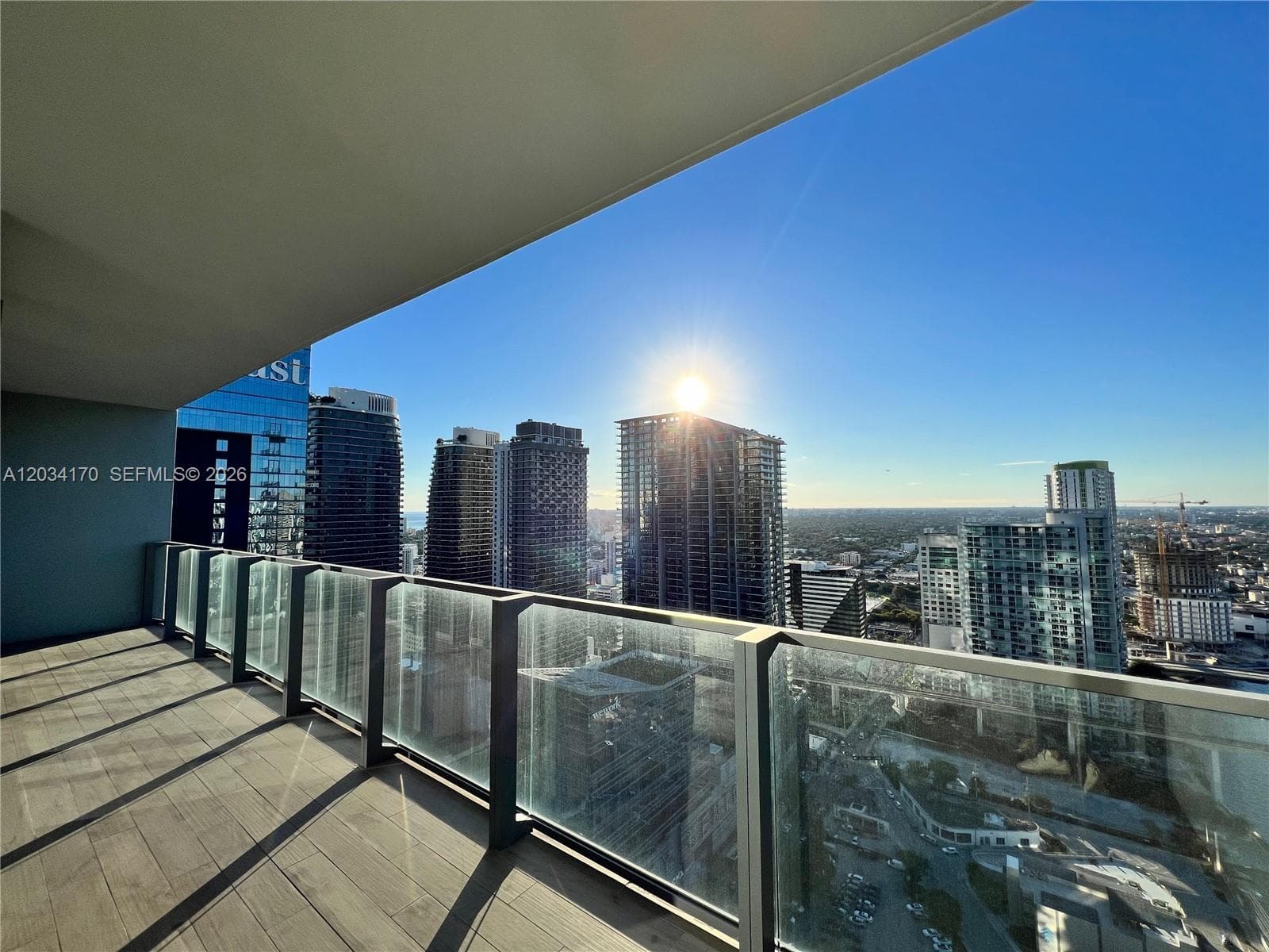 68 SE 6th St # 3308, Miami FL 33131 — 18