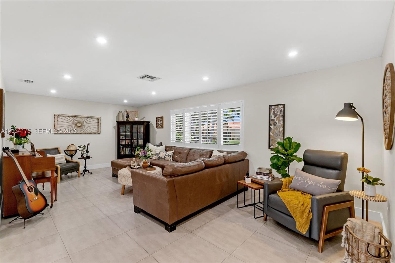 8601 Dundee Ter, Miami Lakes FL 33016 — 6