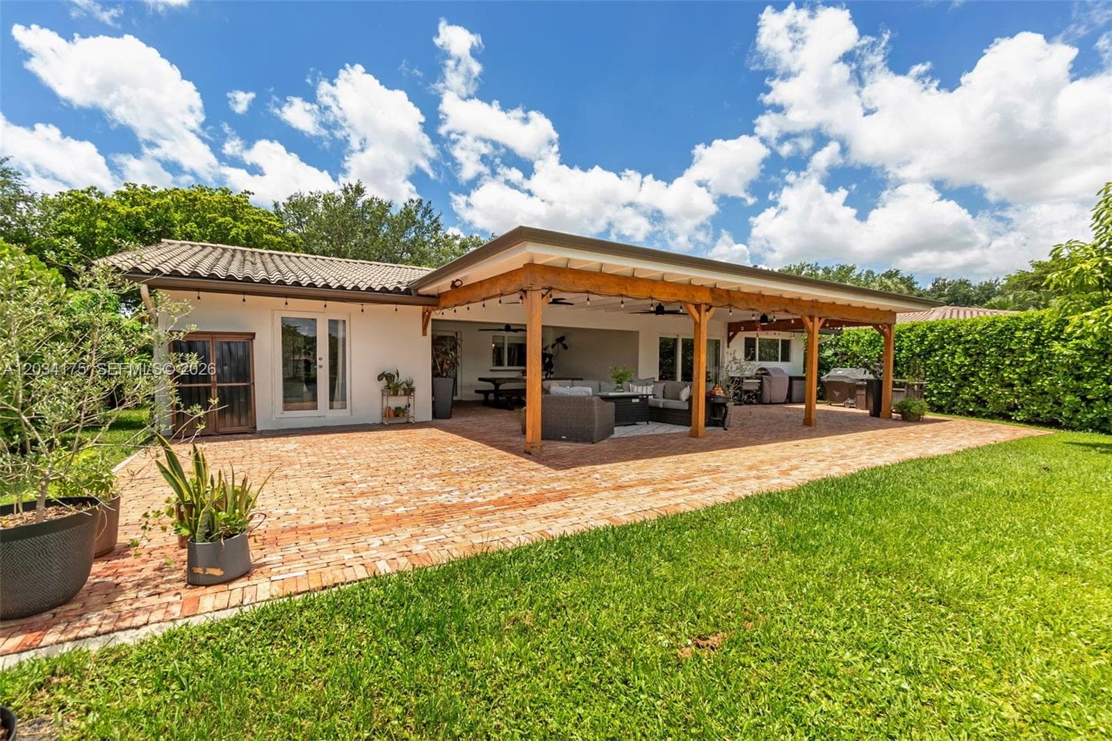 8601 Dundee Ter, Miami Lakes FL 33016 — 42