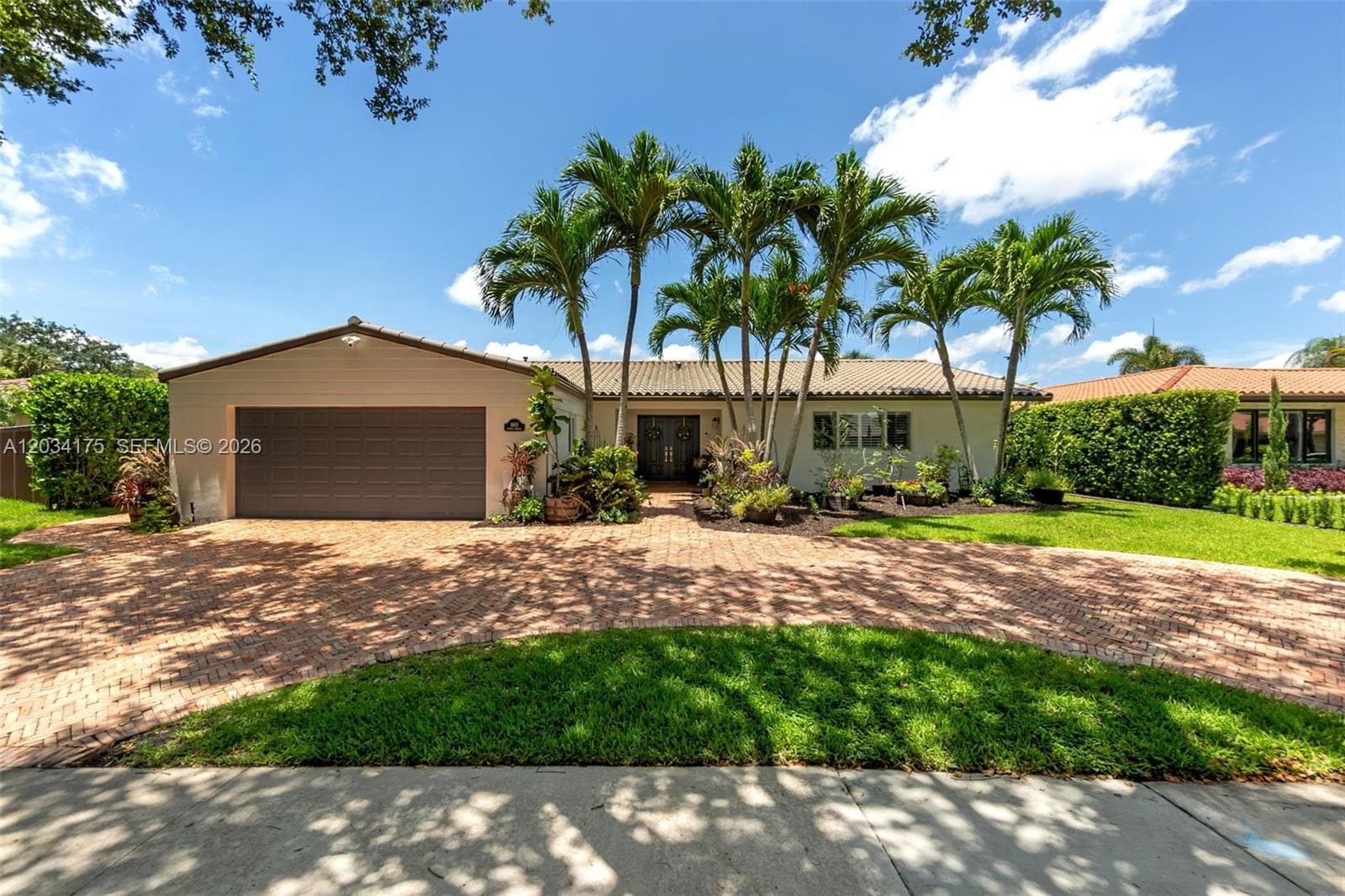 8601 Dundee Ter, Miami Lakes FL 33016 — 1