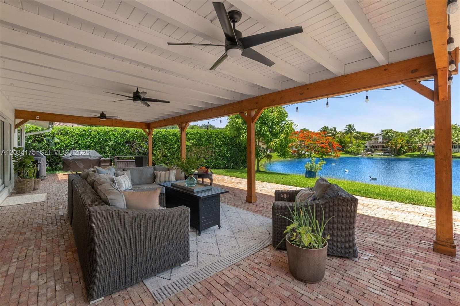 8601 Dundee Ter, Miami Lakes FL 33016 — 38