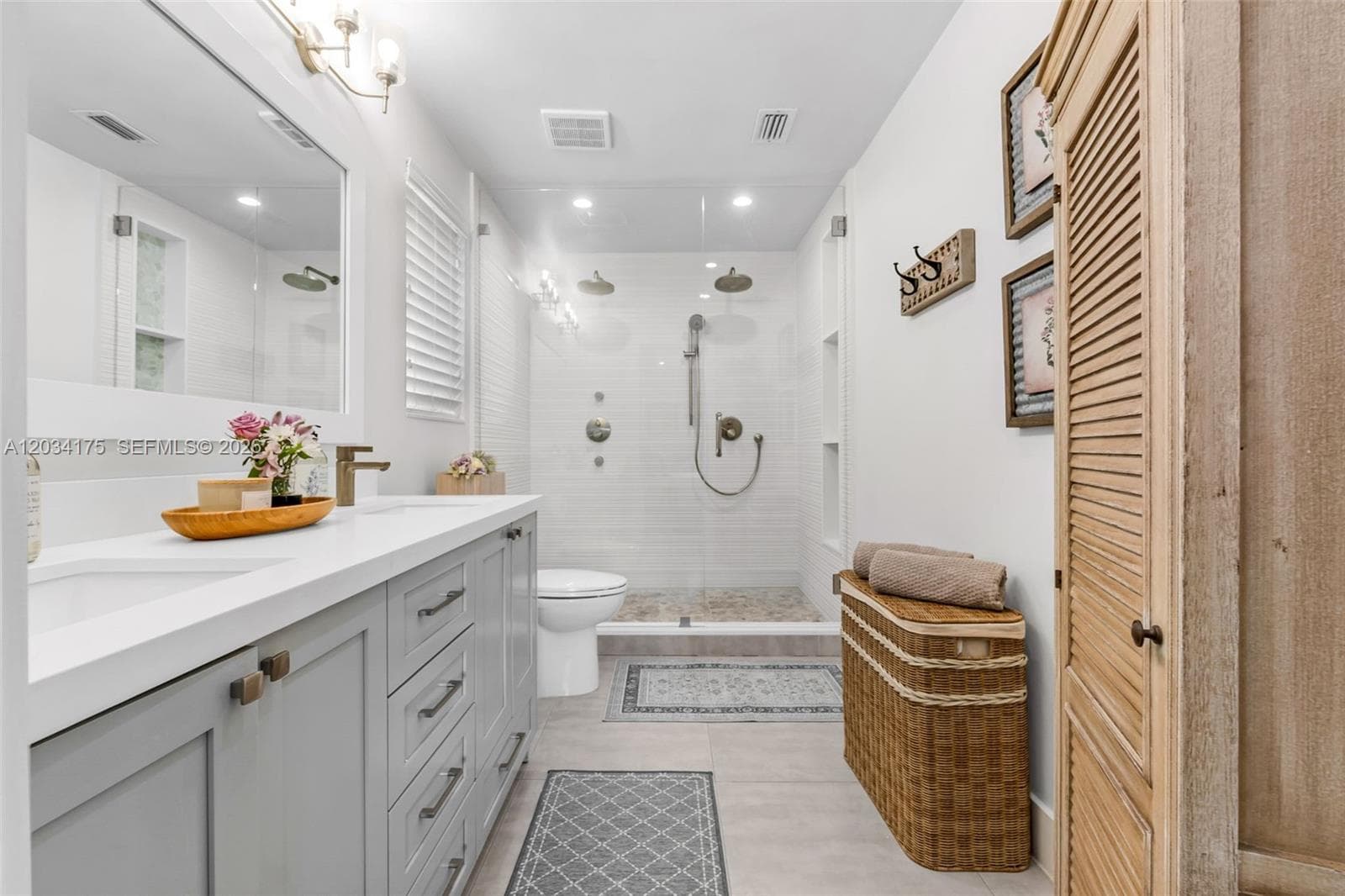 8601 Dundee Ter, Miami Lakes FL 33016 — 25