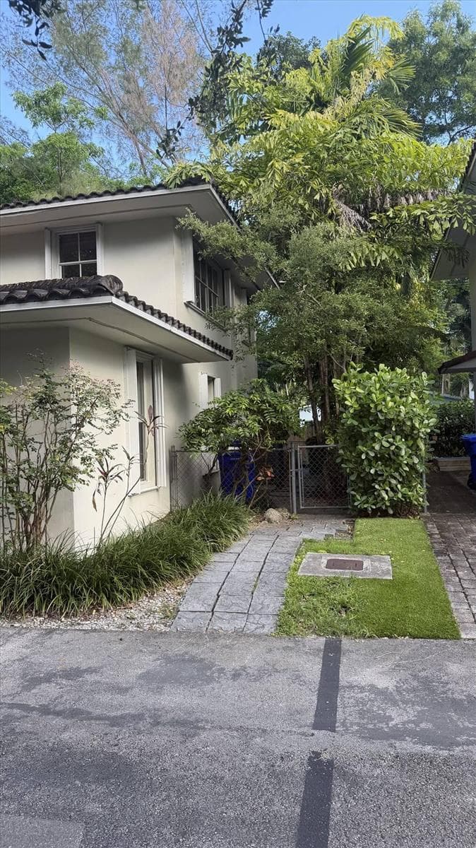 3611 SW 37th Avenue # 19, Coconut Grove FL 33133 — 2