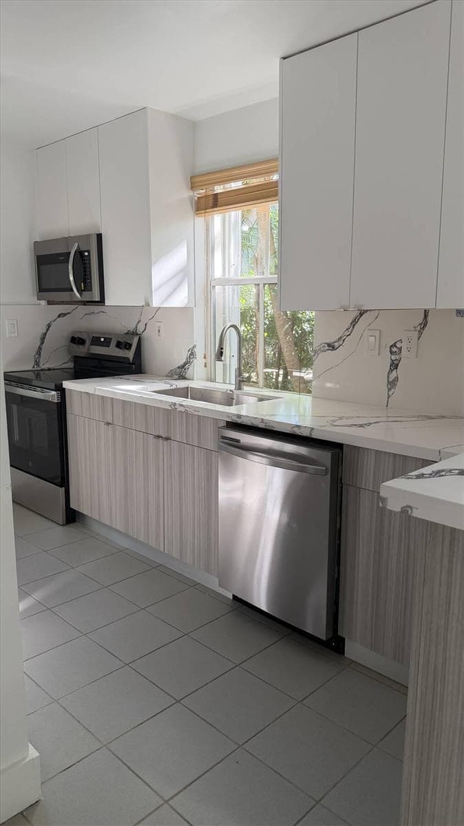 3611 SW 37th Avenue # 19, Coconut Grove FL 33133 — 12