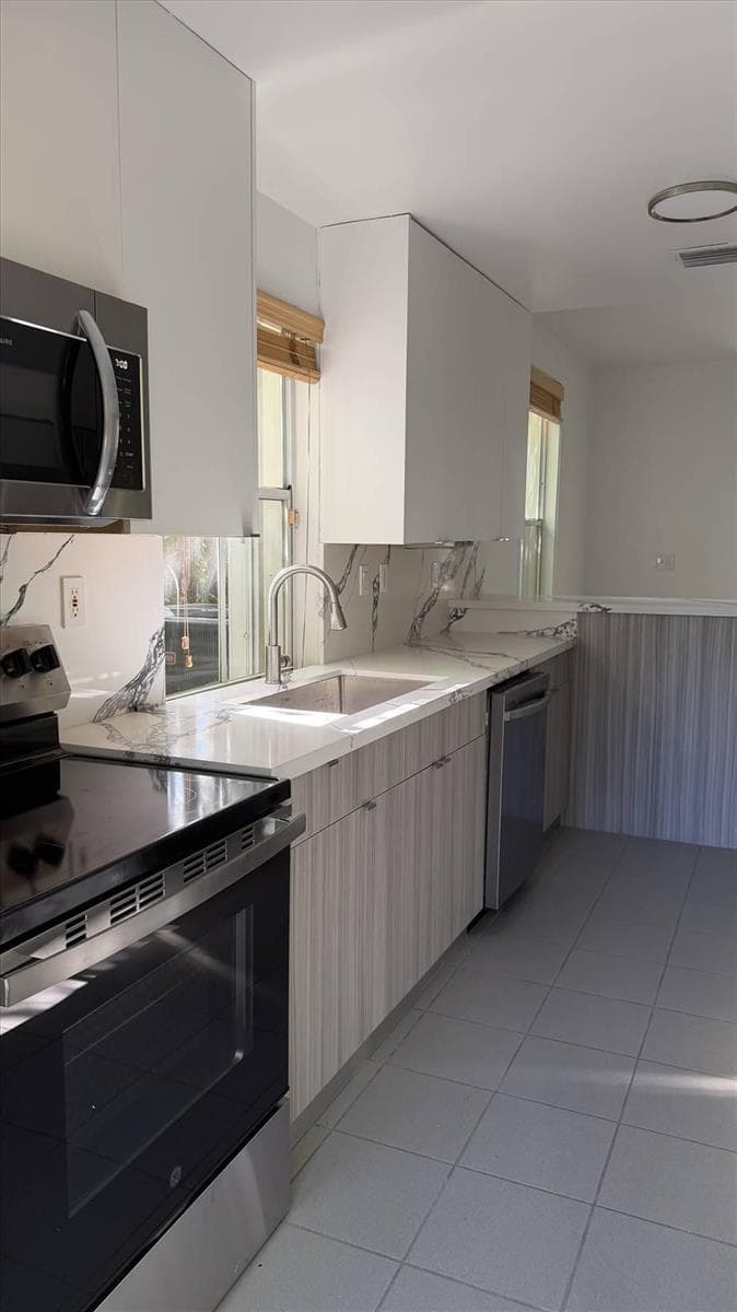3611 SW 37th Avenue # 19, Coconut Grove FL 33133 — 14