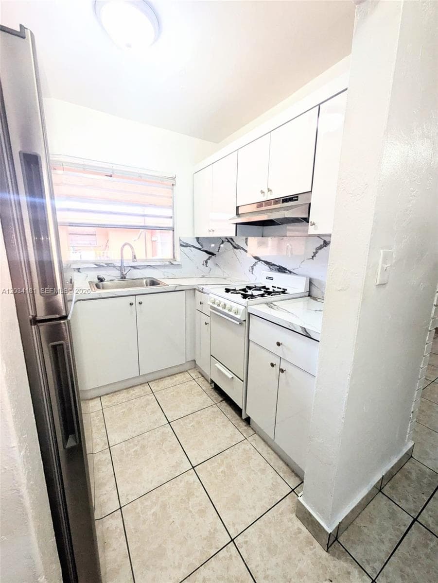 6850 W 14th Ct # C28, Hialeah FL 33014 — 1