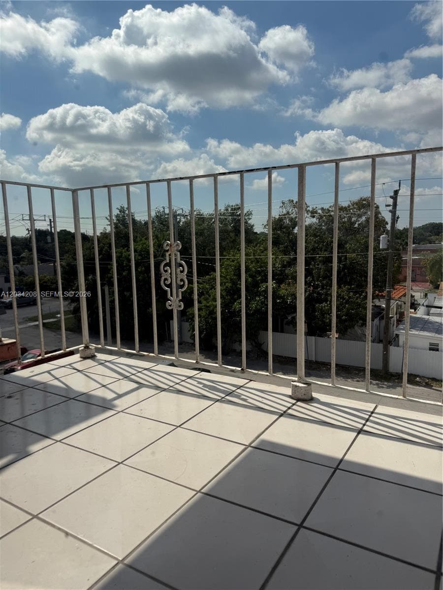 6820 W Flagler St # 407, Miami FL 33144 — 22