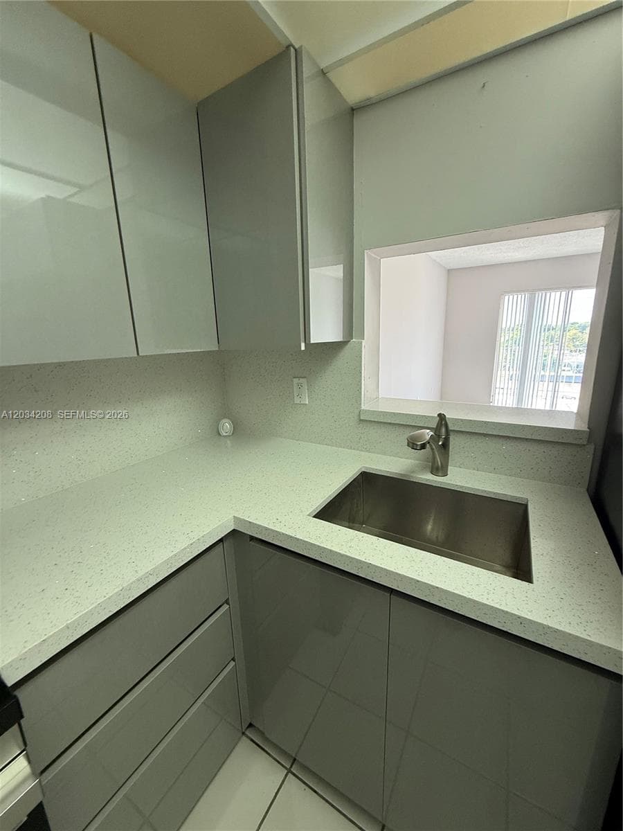 6820 W Flagler St # 407, Miami FL 33144 — 7