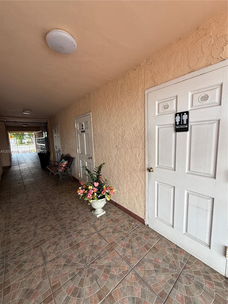 6820 W Flagler St # 407, Miami FL 33144 — 36