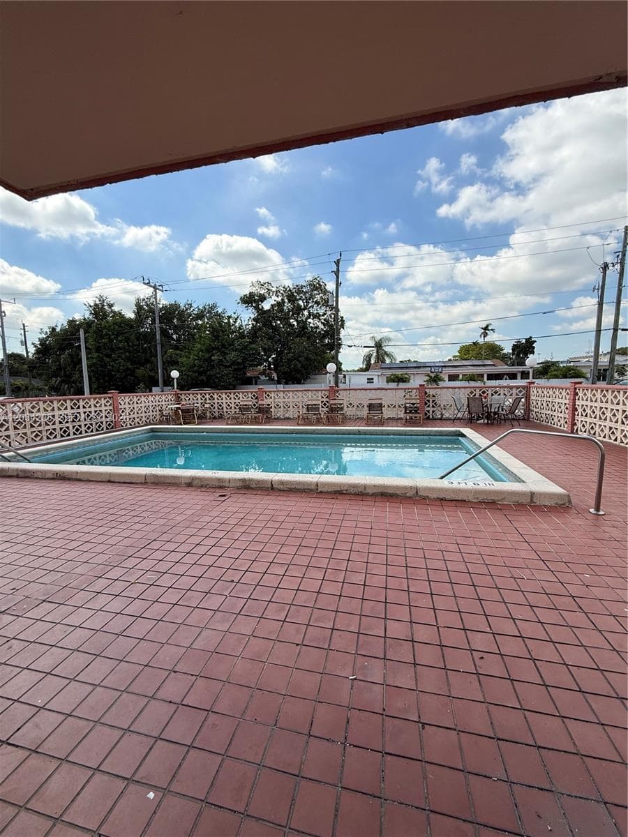 6820 W Flagler St # 407, Miami FL 33144 — 34