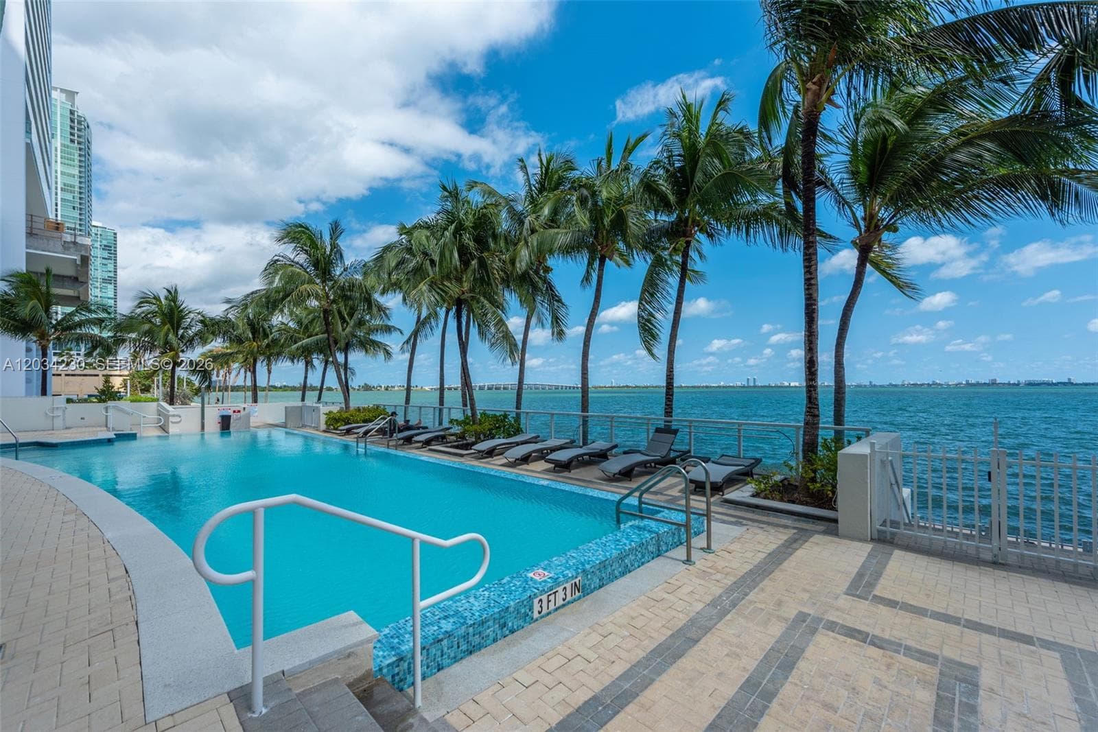 665 NE 25th St # 802, Miami FL 33137 — 62