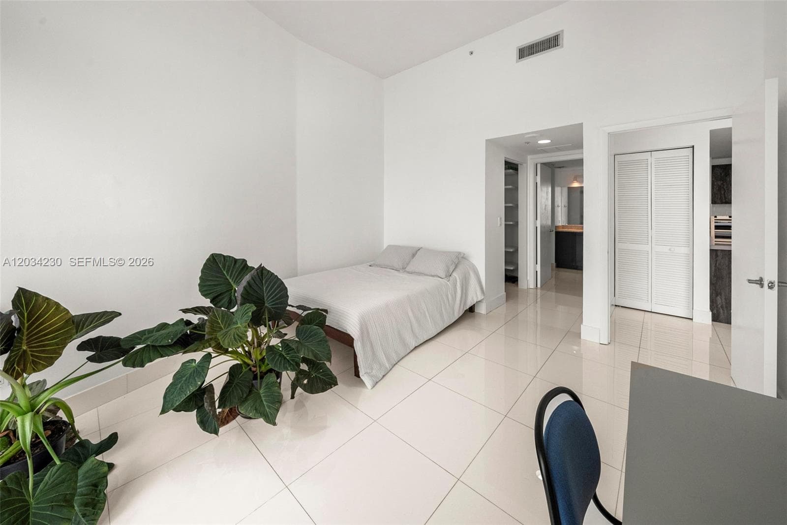 665 NE 25th St # 802, Miami FL 33137 — 24