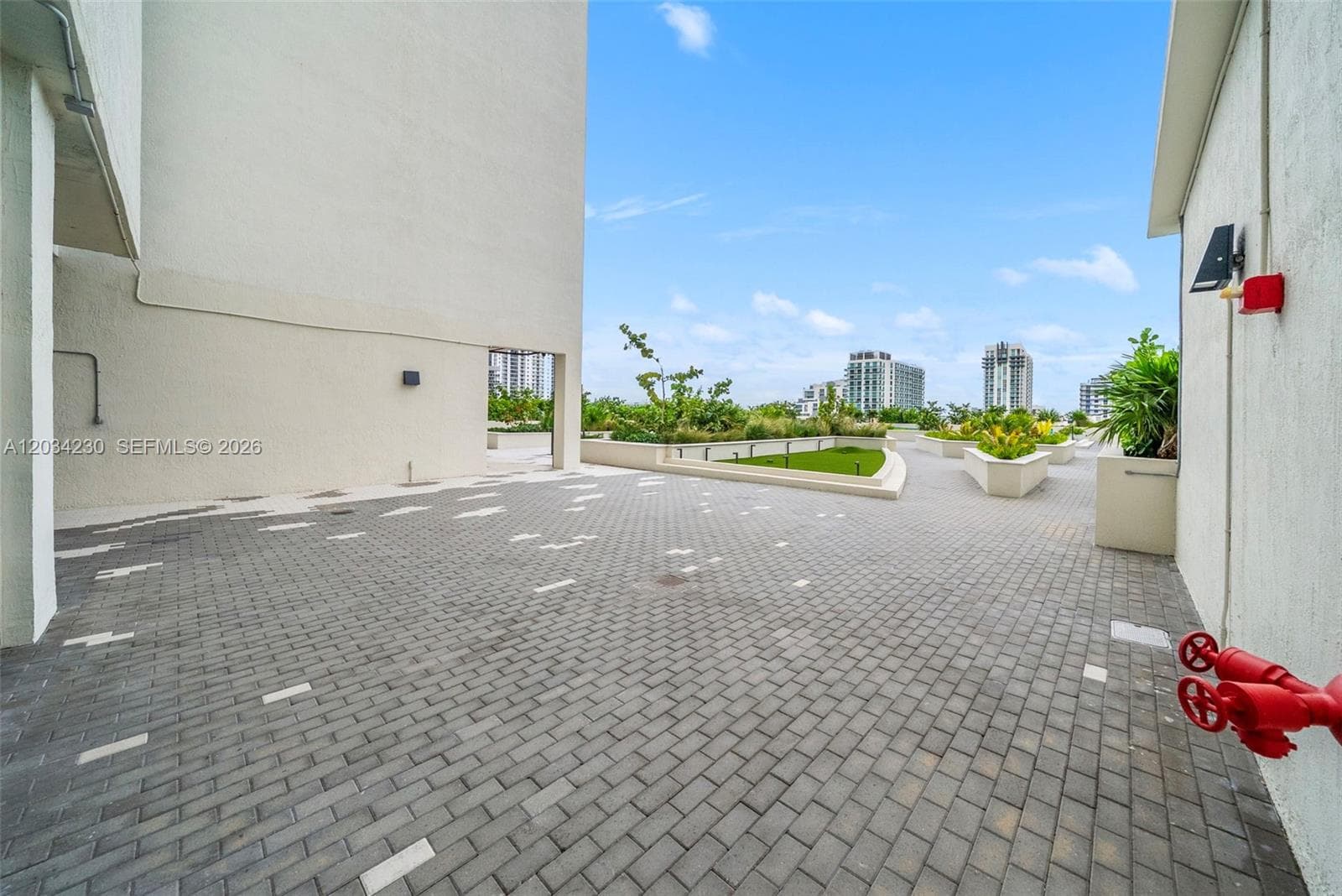 665 NE 25th St # 802, Miami FL 33137 — 18