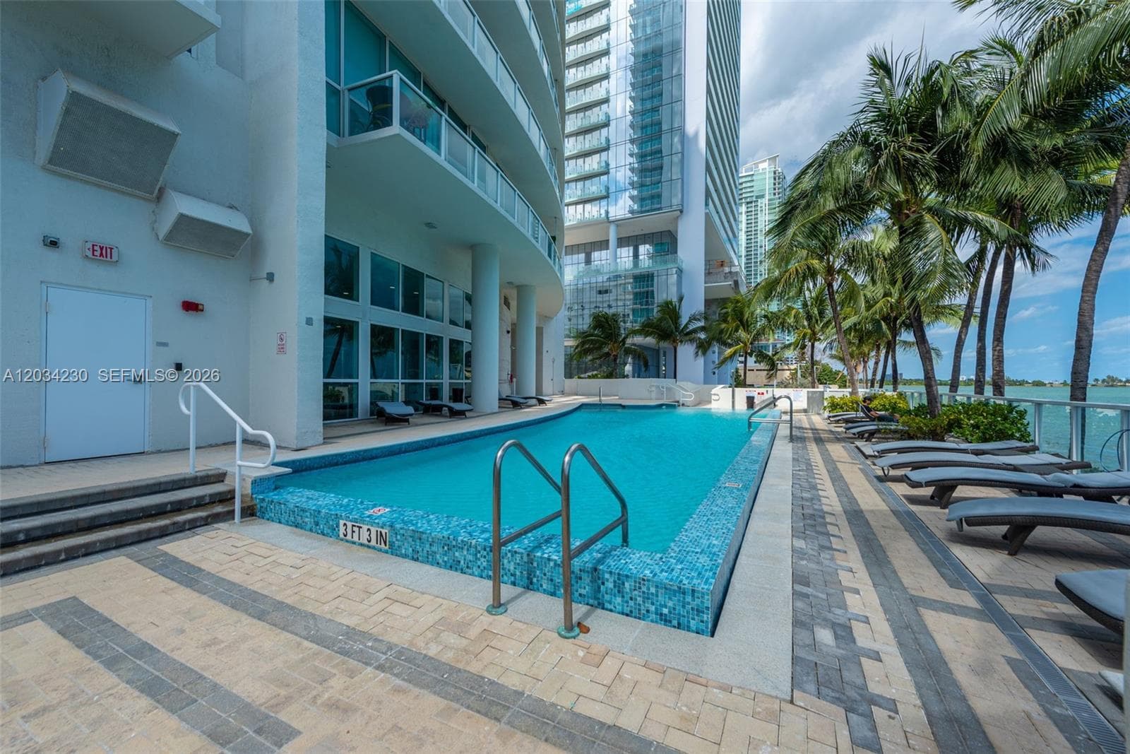 665 NE 25th St # 802, Miami FL 33137 — 54