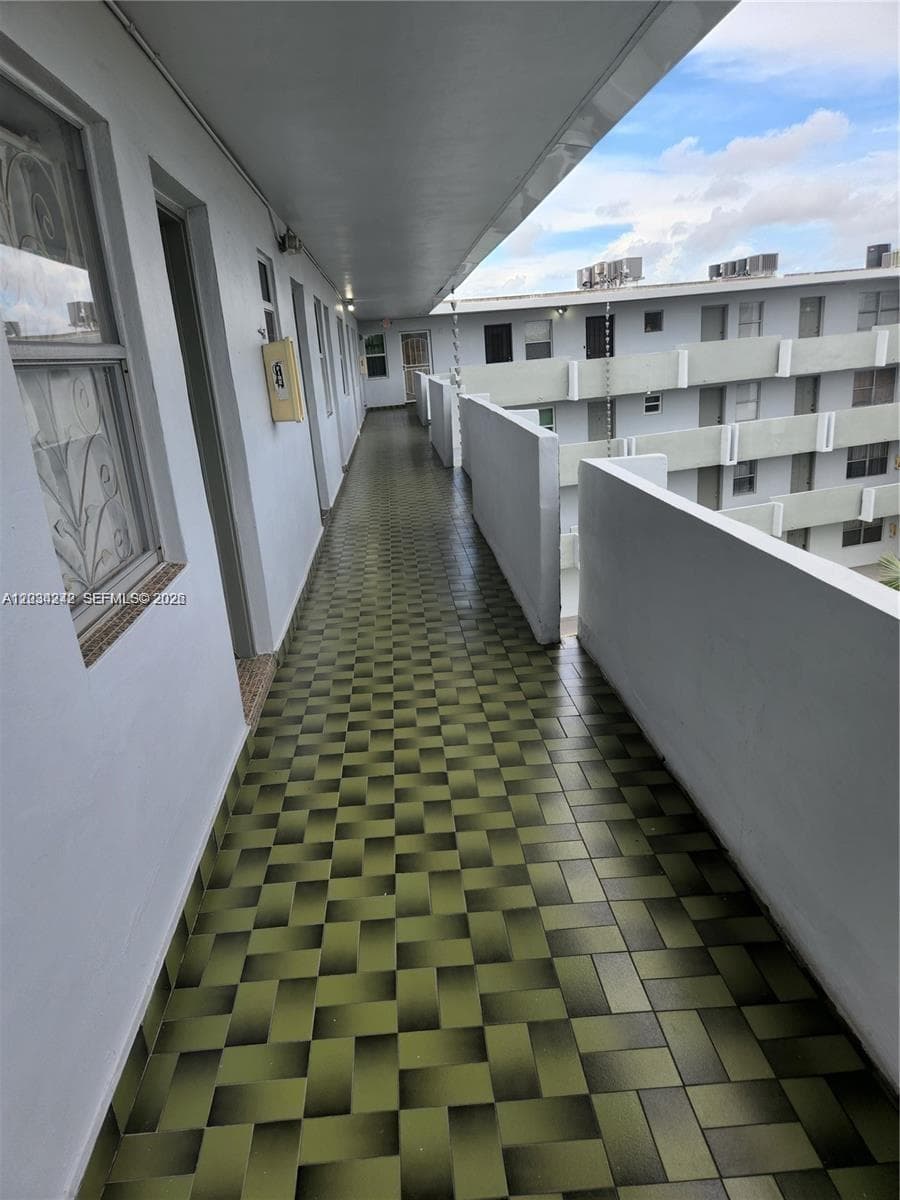 1351 NE 191st St # E415, Miami FL 33179 — 5