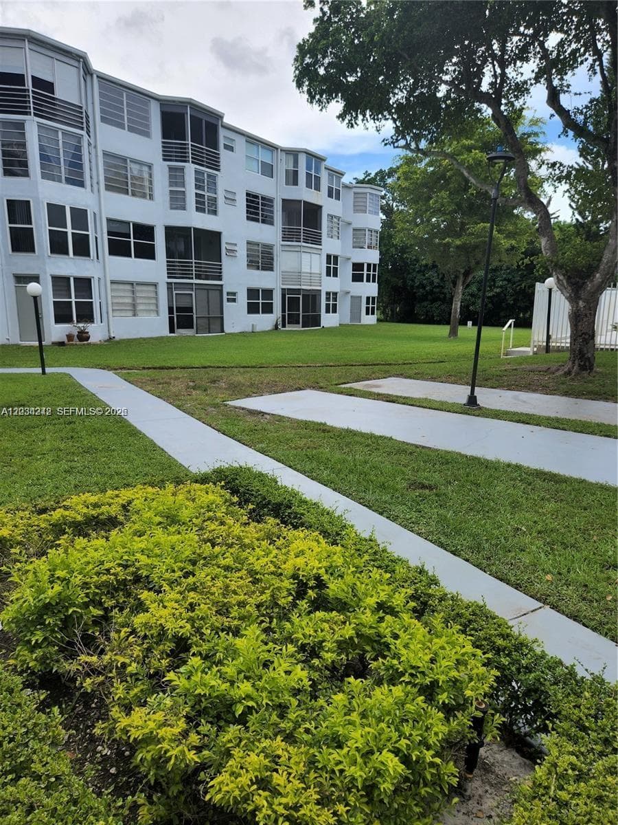 1351 NE 191st St # E415, Miami FL 33179 — 4