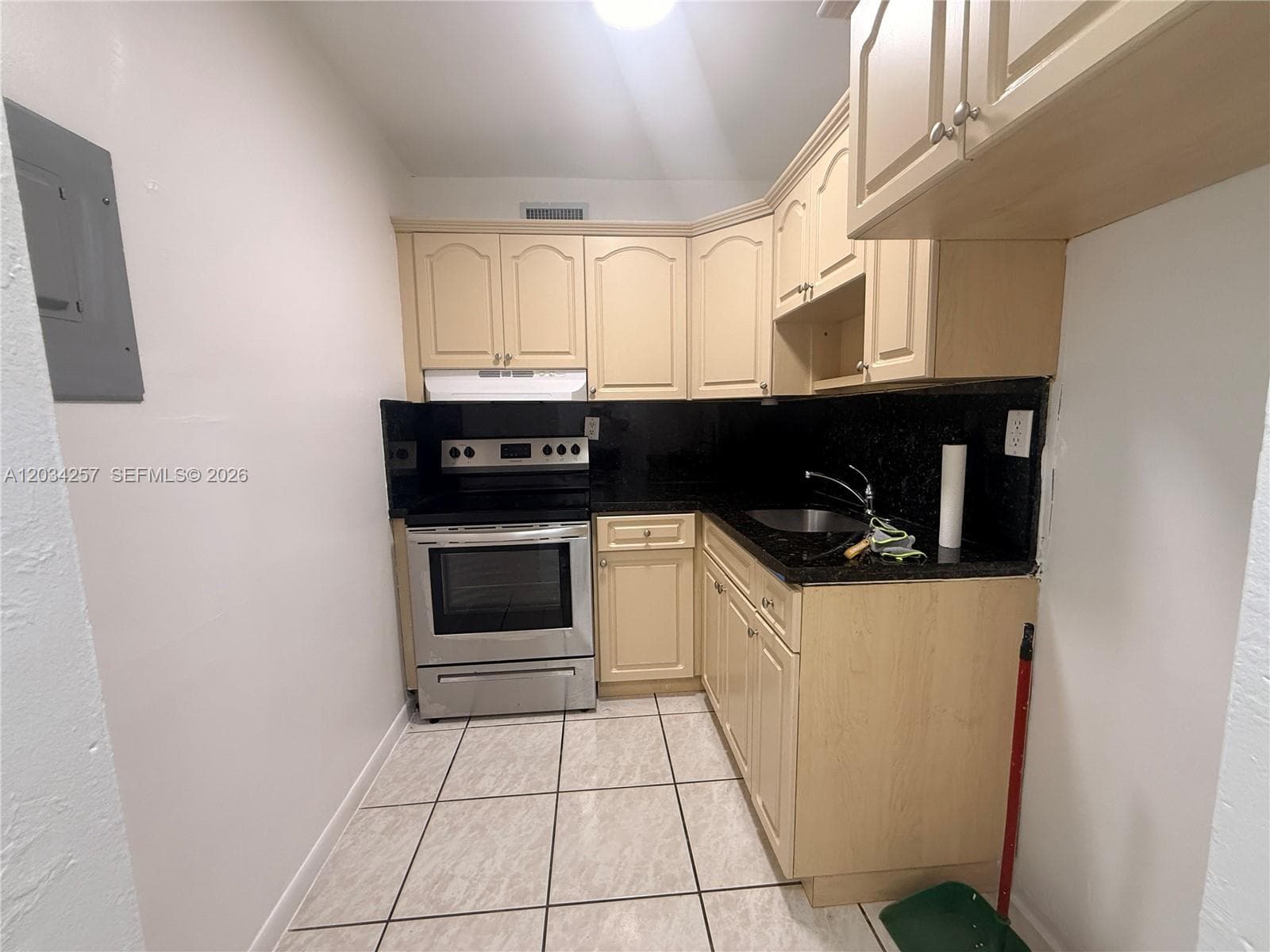 1860 SW 22nd St # 11, Miami FL 33145 — 6