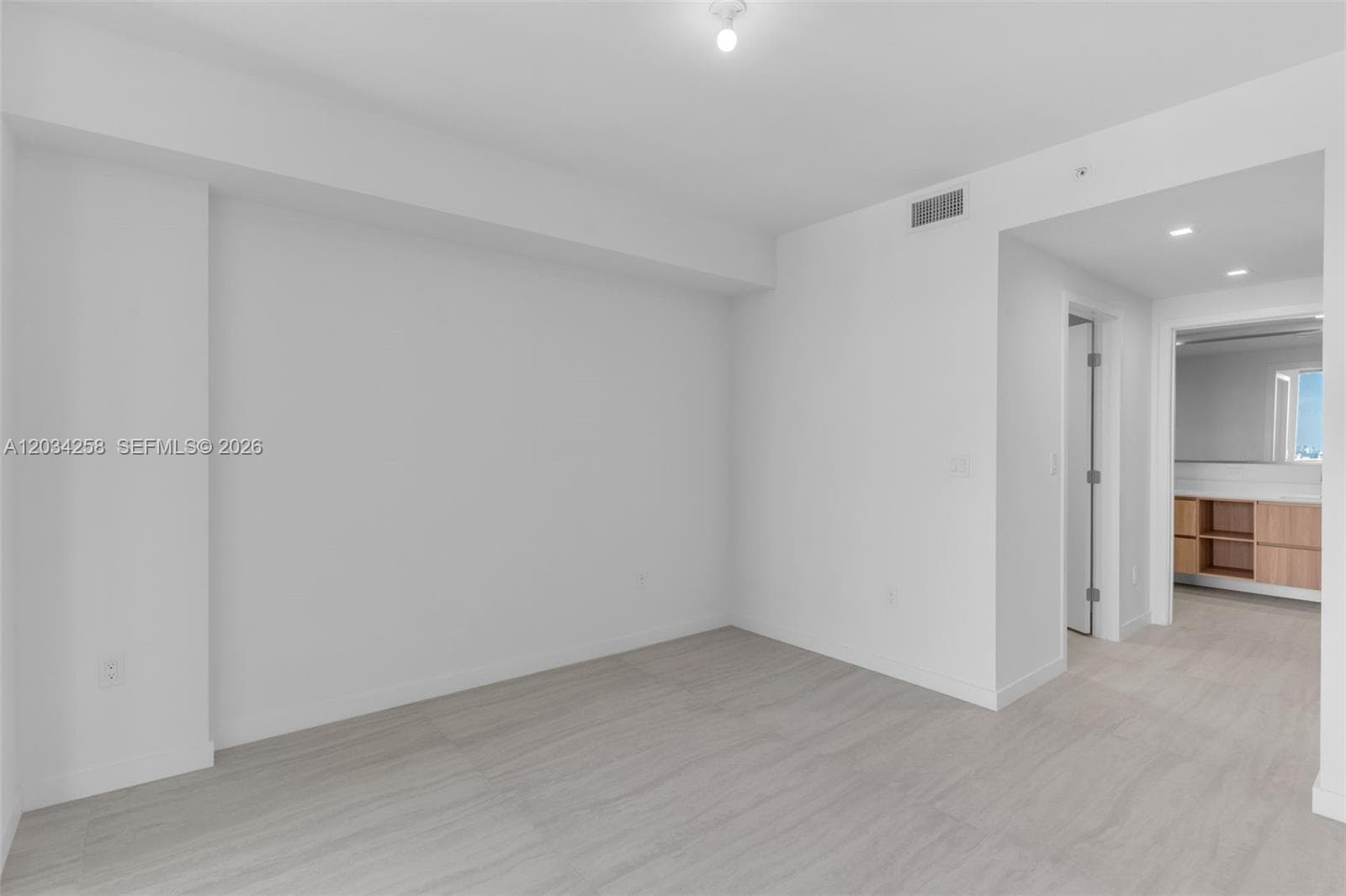 77 SE 5 th st, Miami FL 33131 — 7