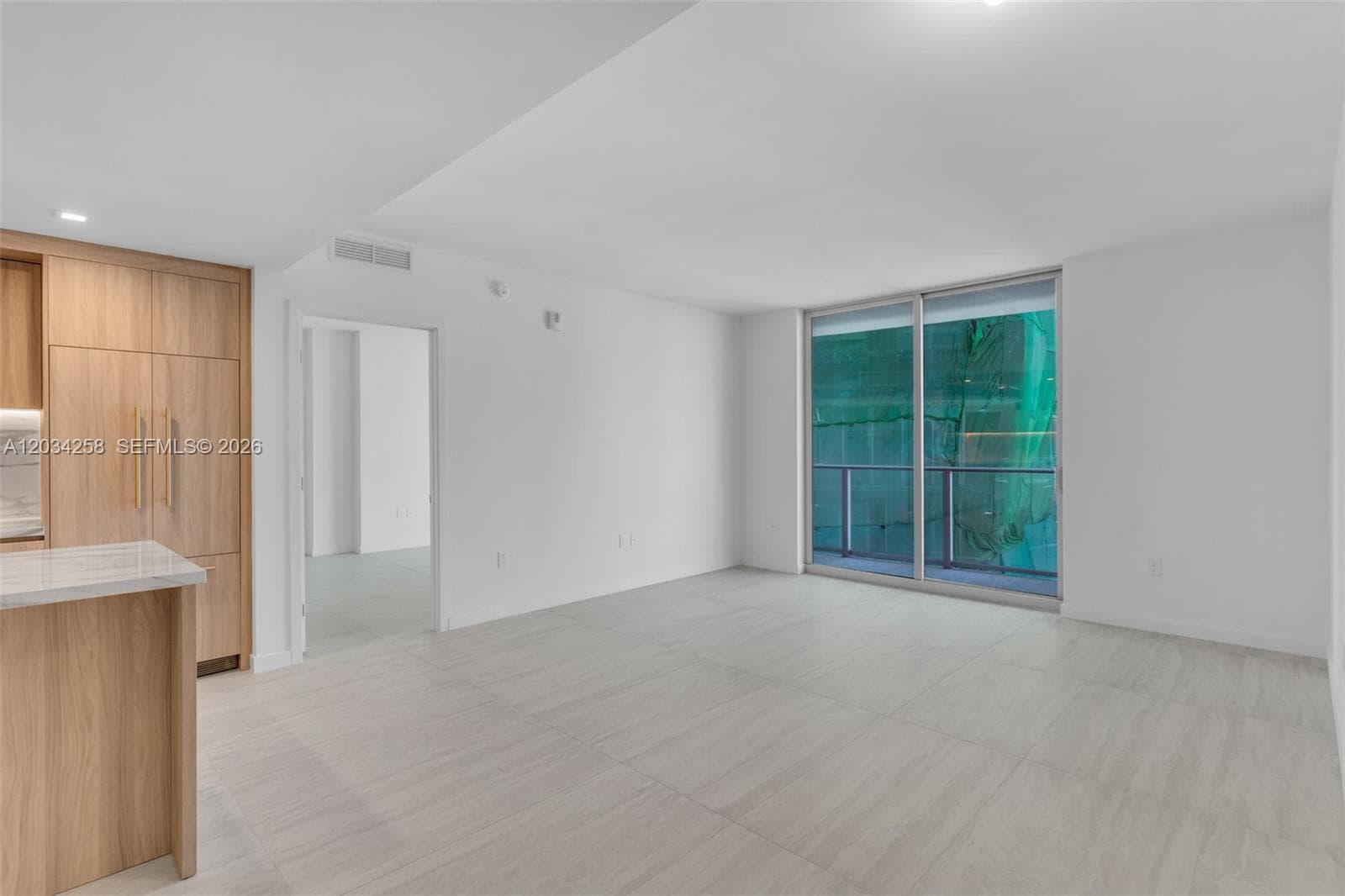 77 SE 5 th st, Miami FL 33131 — 5