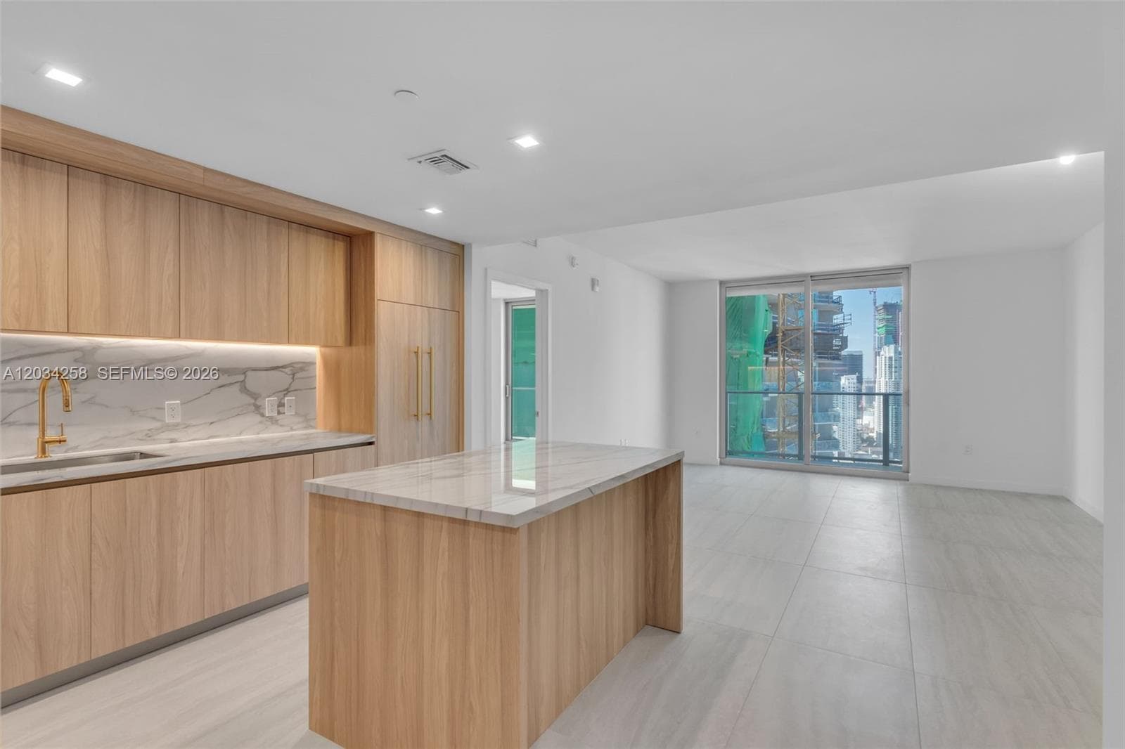 77 SE 5 th st, Miami FL 33131 — 4