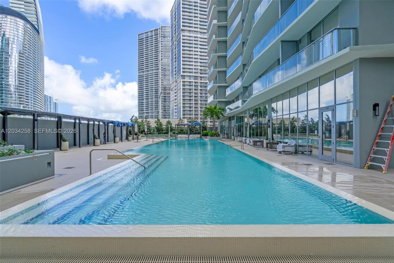 77 SE 5 th st, Miami FL 33131 — 21