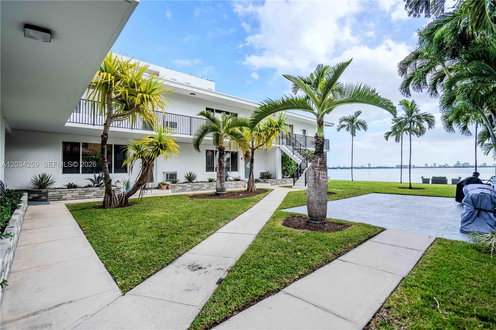 1750 S Treasure Dr # 8, North Bay Village FL 33141 — 2