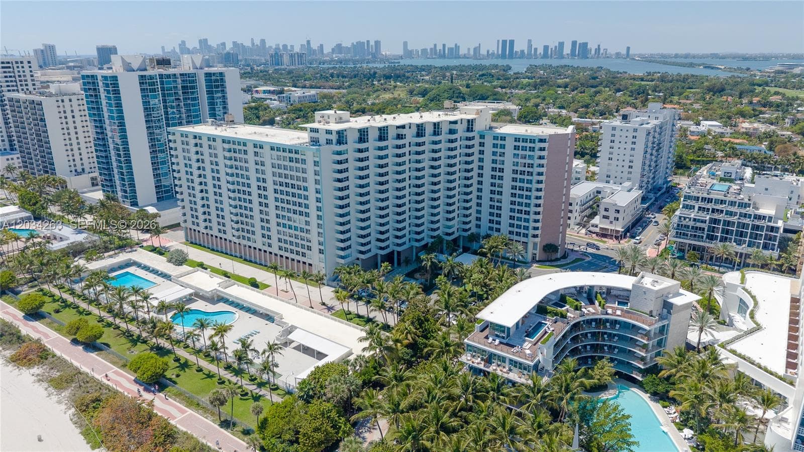 2899 Collins Ave # 1422, Miami Beach FL 33140 — 2
