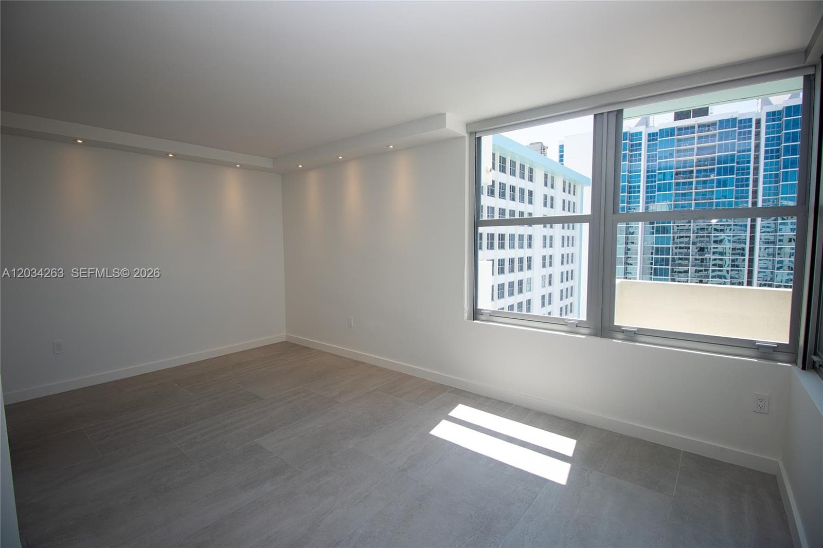 2899 Collins Ave # 1422, Miami Beach FL 33140 — 11