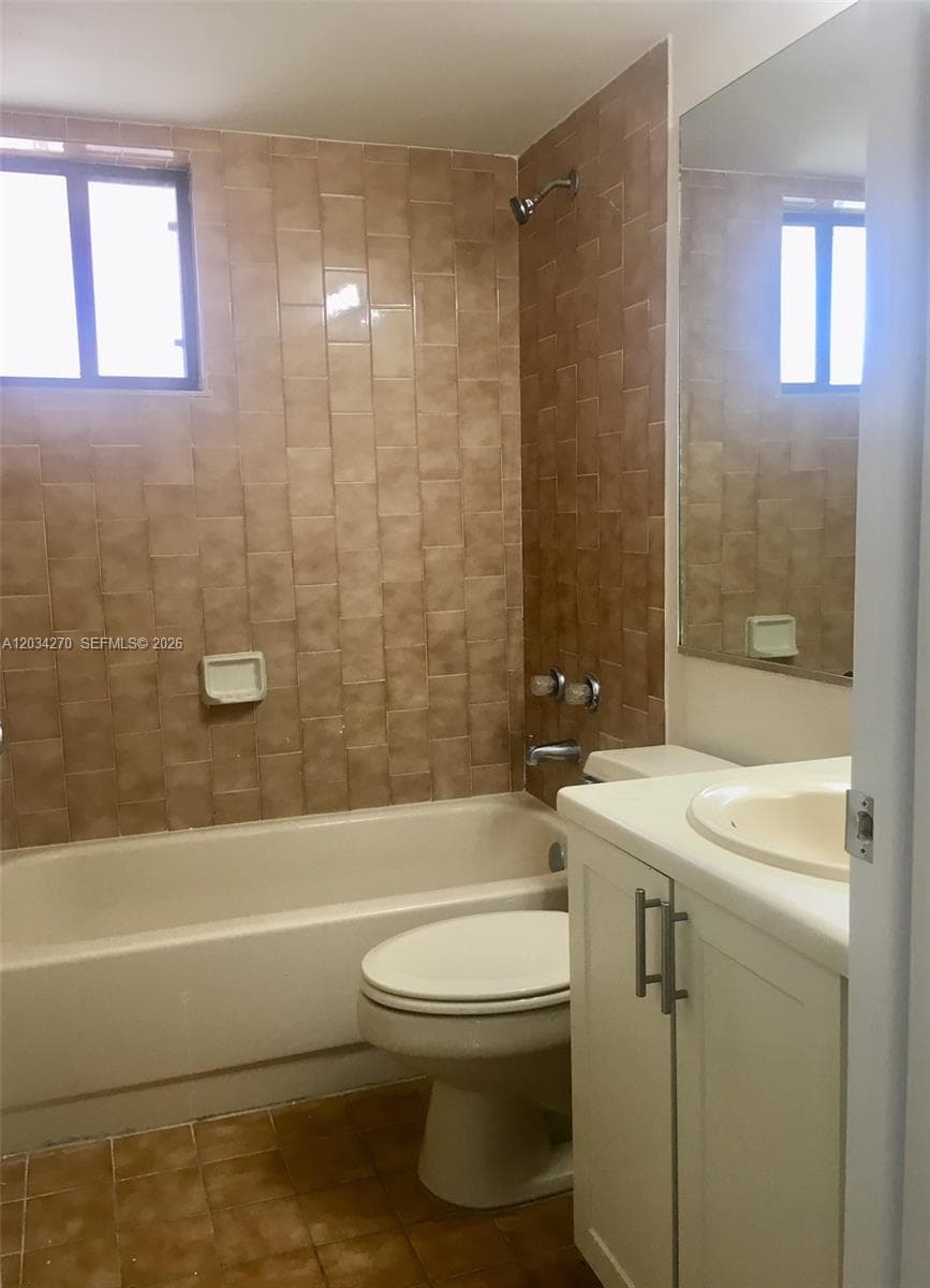 5400 W 21st Ct # 306, Hialeah FL 33016 — 9