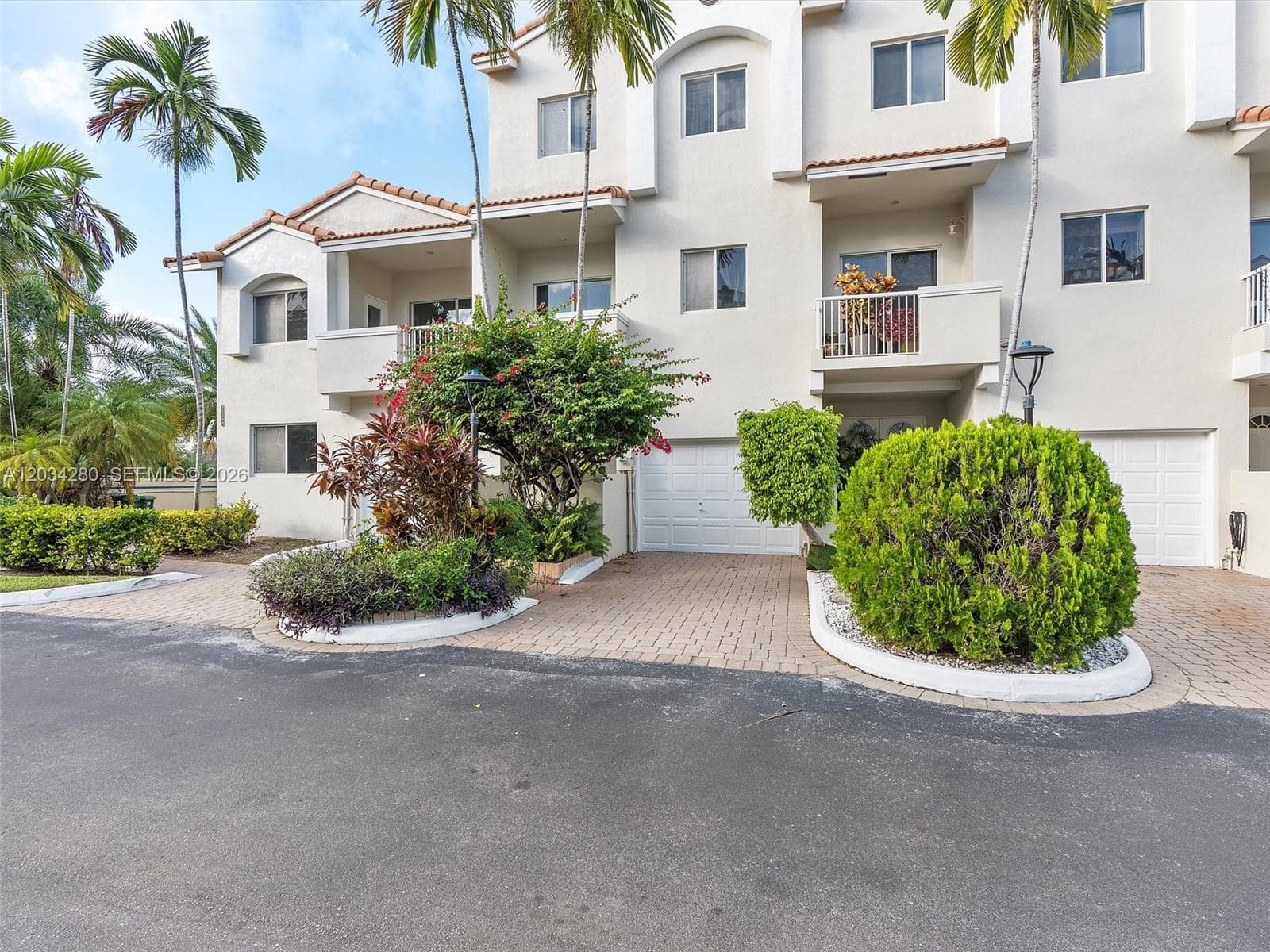 21399 Marina Cove Cir # M12, Aventura FL 33180 — 2