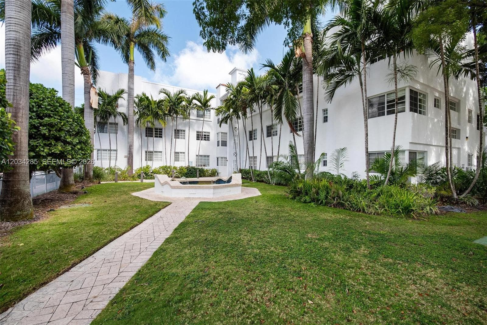 1300 Pennsylvania Ave # 304, Miami Beach FL 33139 — 2
