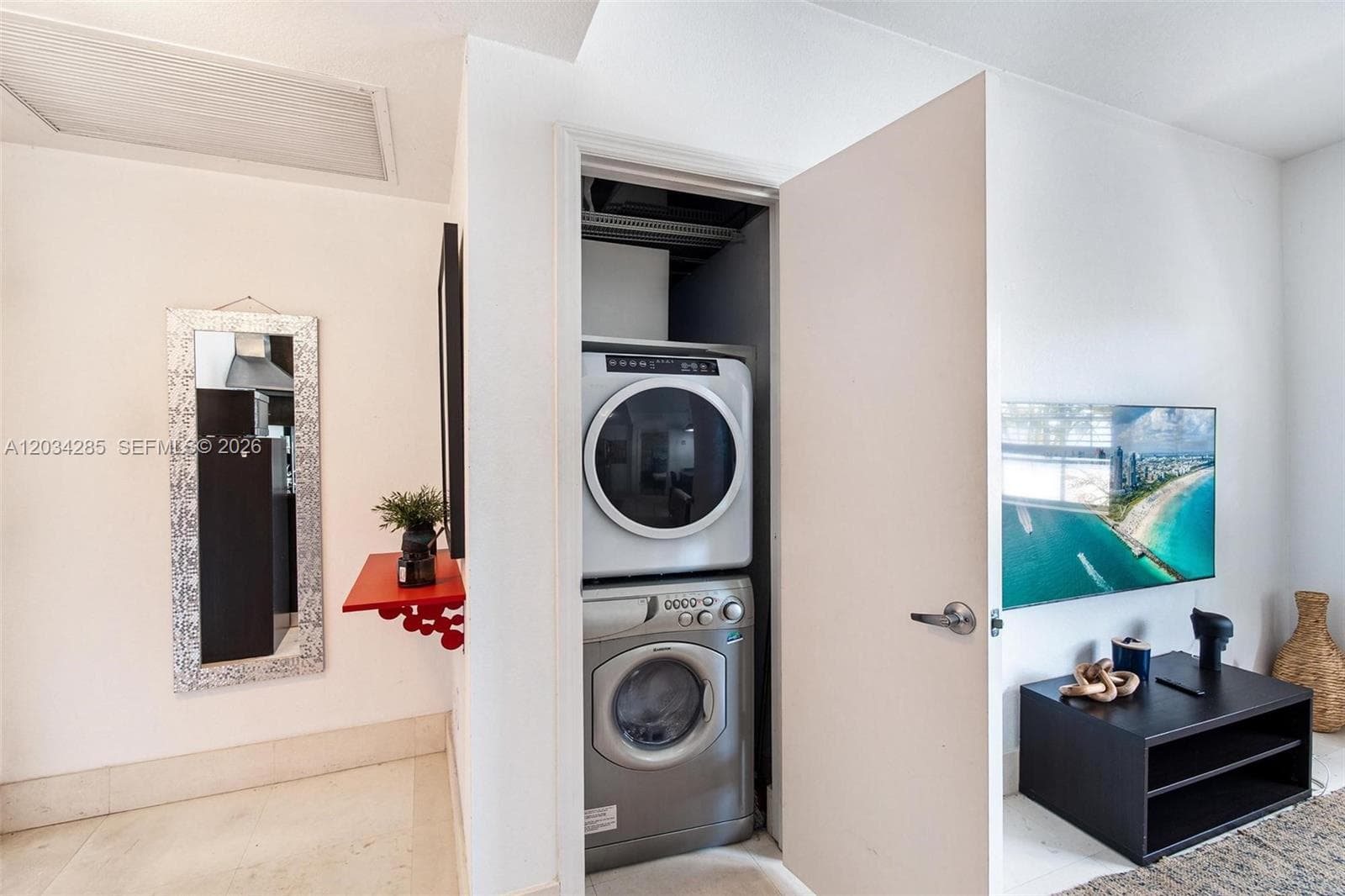 1300 Pennsylvania Ave # 304, Miami Beach FL 33139 — 13