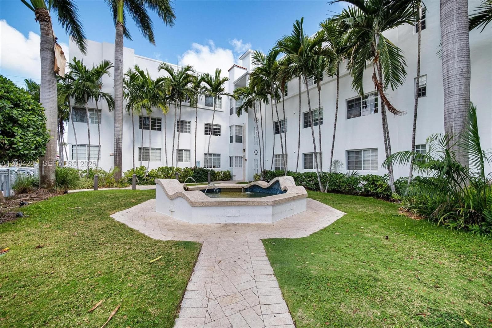 1300 Pennsylvania Ave # 304, Miami Beach FL 33139 — 1