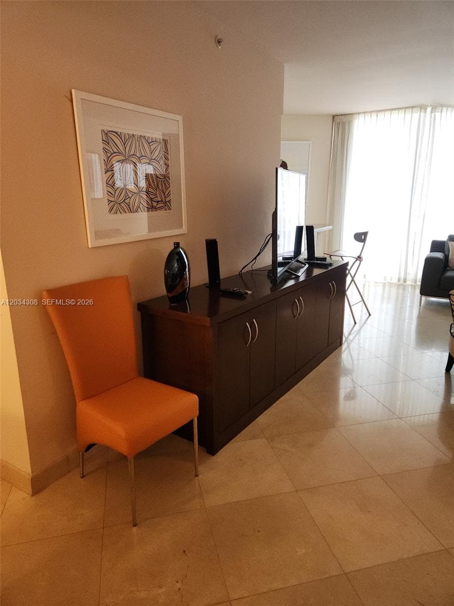 4779 Collins Ave # 1804, Miami Beach FL 33140 — 17