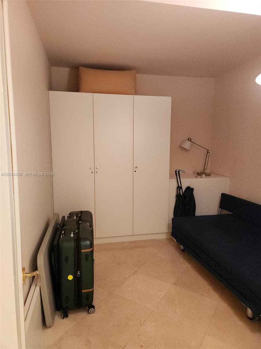 4779 Collins Ave # 1804, Miami Beach FL 33140 — 16