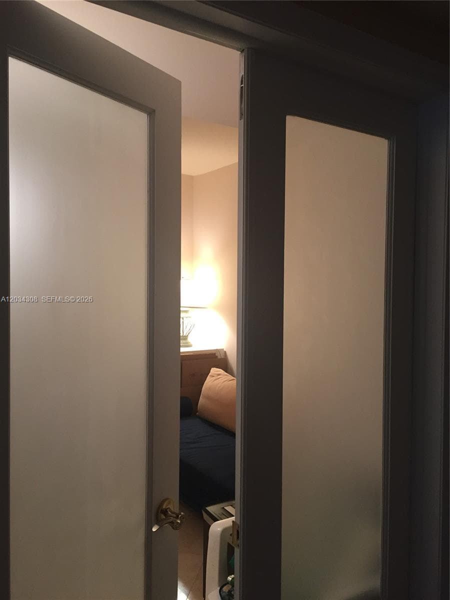 4779 Collins Ave # 1804, Miami Beach FL 33140 — 36