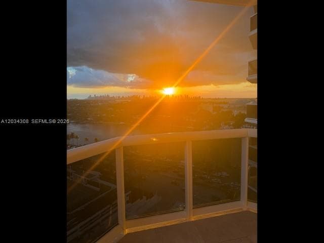 4779 Collins Ave # 1804, Miami Beach FL 33140 — 4